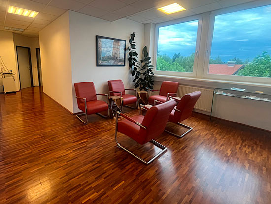 Praxis Ali Saclier Wartebereich